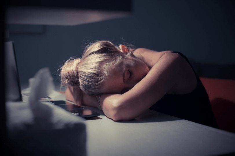 Làm sao để giữ sự tỉnh táo khi thức khuya?